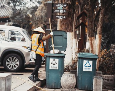 Is it legal to dumpster dive behind stores?
